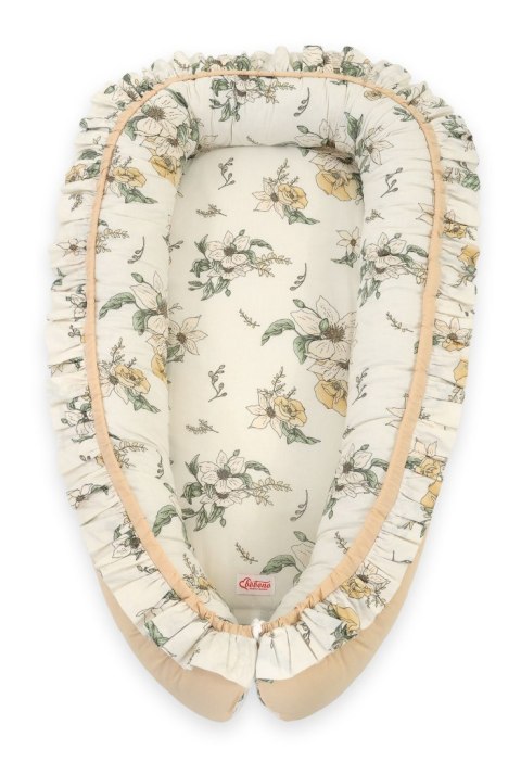 Kokon niemowlęcy kojec otulacz Premium z falbanką - Clematis on beige