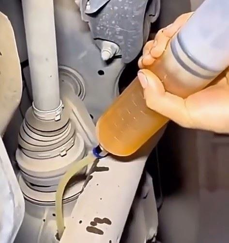 Strzykawka odsysarka wysysarka oleju do płynów paliwa ręczna 500ml