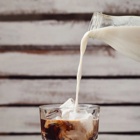 Butelka na Mleko z Zakrętką Szklana Pojemna Uniwersalna Solidna ORION 1 l