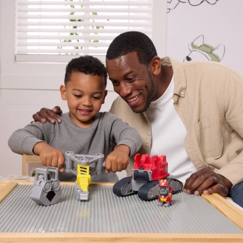 Pojazd chargera rubble i jego ekipa