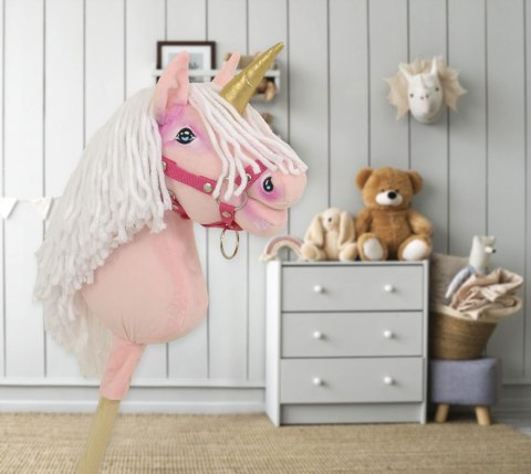 Hobby Horse Jednorożec na kiju różowy z białą grzywą i złotym rogiem A4