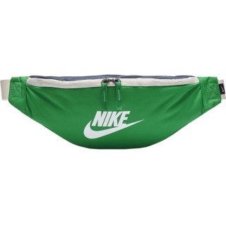 ND05_S7720 BA5750 311 Saszetka Nike Heritage Hip Pack zielona BA5750 311