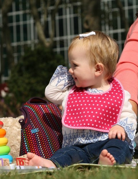 ND38_BBY-MMBB-BMD BUILT Mess Mate - 2 śliniaki dla dzieci (Baby Pink Mini Dots)