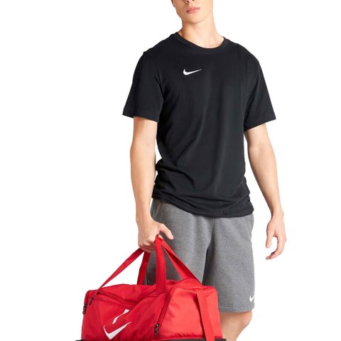 ND05_T2153 CU8096 657 Torba Nike Academy Team M Hardcase czerwona CU8096 657