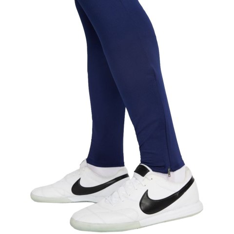 ND05_S10040-S CW5862 492 Spodnie męskie Nike Dri-Fit Strike 21 Pant KPZ granatowe CW5862 492 r.S