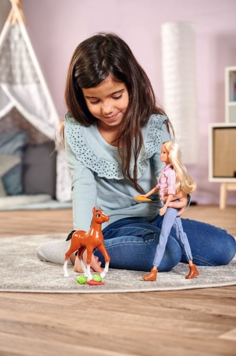 Steffi z kucykiem robiącym kupkę 573-3517