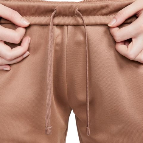 ND05_S10889-M DM4645 256 Spodnie damskie NSW PK Tape Reg brązowe DM4645 256 r.M