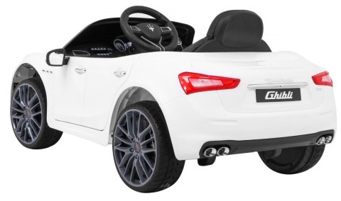 ND28_13034_PA_SL631_BIA Pojazd Maserati Ghibli Biały