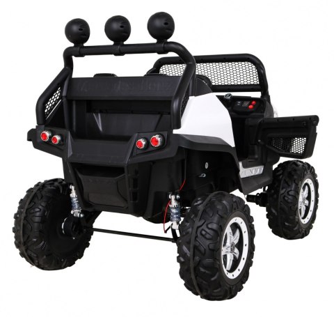 ND28_13123_PA_JL199_BIA Pojazd Mercedes BENZ UNIMOG Biały