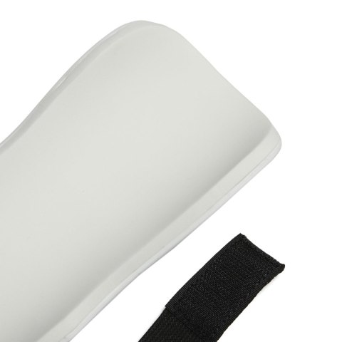 ND05_O2727-L HN5600 Ochraniacze piłkarskie adidas Tiro Club Shin Guards biało-czarne HN5600 r.L