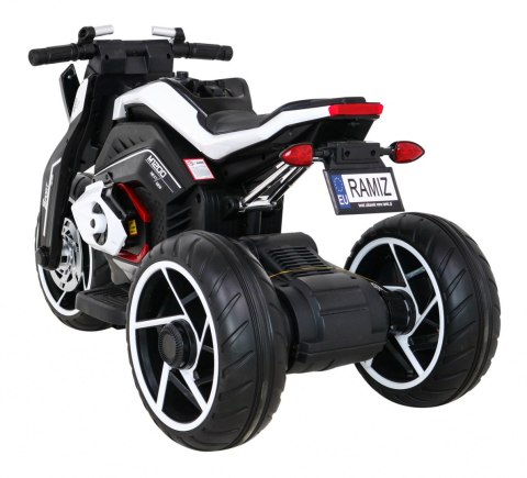 ND28_12284_PA_LL8001-A_BIA Motor Future Motor Biały