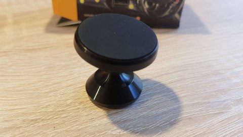 ND41_dS_52557 Uchwyt samochodowy magnetyczny czarny na deskę rozdzielczą