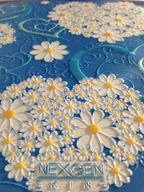 ND38_IPAD40030 Nexgen Skins - Zestaw skórek na obudowę z efektem 3D iPad 2/3/4 (Hearts and Daisies 3D)