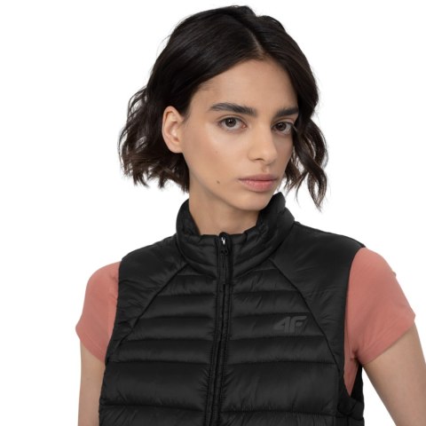 ND05_K14627-S 4FSS23TDJAF09 20S	 Kamizelka damska puchowa 4F F091 głęboka czerń 4FSS23TDJAF091 20S r.S