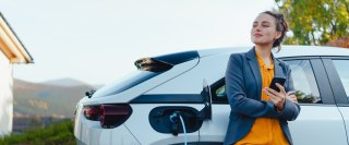 Qoltec Mobilna ładowarka do samochodu elektrycznego EV z regulacją 2w1 Typ2 3.5kW 230V LCD SCHUKO Przenośna Wallbox 5m