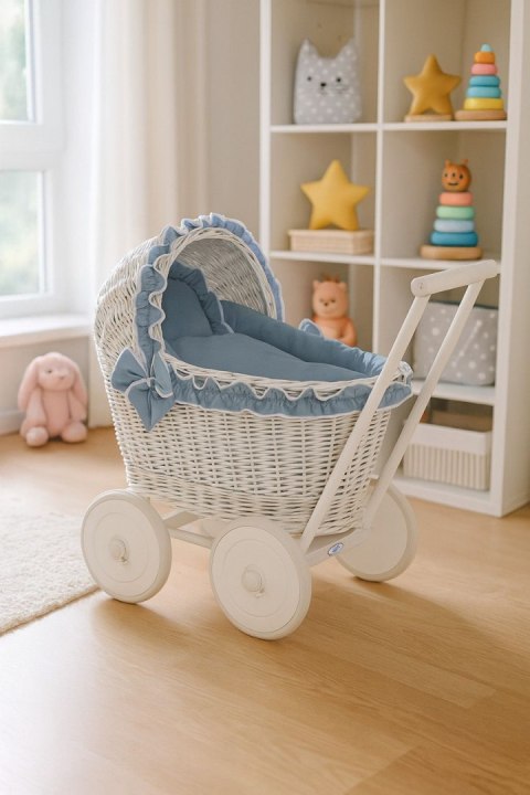 Wiklinowy wózek dla lalek pchacz biały z pościelką brudny niebieski i miękką wyściółką CHIARA