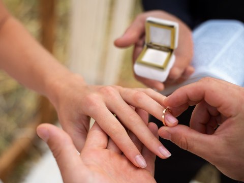 Kasetka alabastrowa kwadratowa 4x4cm (w pudełku)