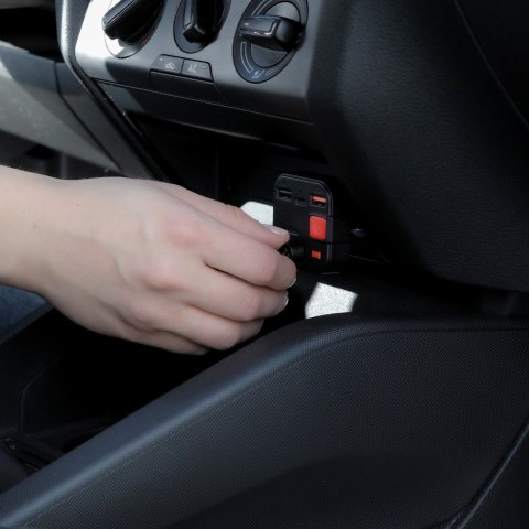 SAVIO TR-15 TRANSMITER FM Z WYŚWIETLACZEM, BLUETOOTH I ŁADOWARKĄ PD USB-C USB-A QUICK CHARGE, BASS BOOST