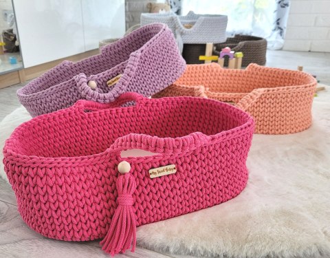 Kosz Mojżesza BOHO bawełniany nosidełko dla lalek z drewnianą kołyską - fuksja