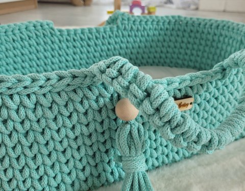 Kosz Mojżesza BOHO bawełniany nosidełko dla lalek z drewnianą kołyską - miętowy