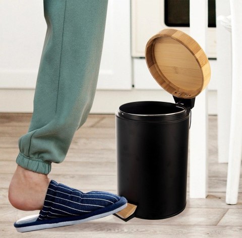 Kosz na Śmieci Metalowy z Pedałem Czarny 3 L ORION BLACK Pojemny