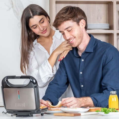 Opiekacz do kanapek Black+Decker BXSA753E