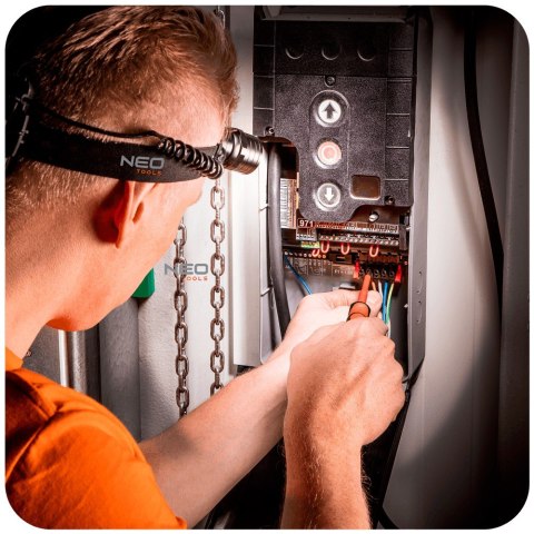 Latarka czołowa bateryjna 250 lm, zoom, CREE XPE, 3 x AAA