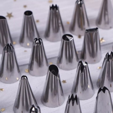 AG406G Zestaw 24 tylek cukierniczych