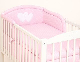 Ochraniacz do łóżeczka na szczebelki uniwersalny - Serduszka białe grochy na różu