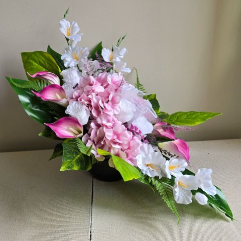 Stroik na cmentarz kompozycja kwiatowa na grób miska z obciążeniem