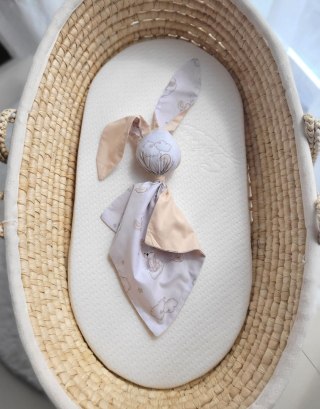 Miękka przytulanka DOUDOU kocyk króliczek z bawełny - Beżowy miś na tęczy / beż