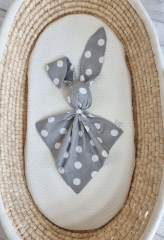 Miękka przytulanka DOUDOU kocyk króliczek z bawełny - Duże grochy na szarym