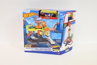 HW City mały zestaw mix z autkiem HDR24 /3