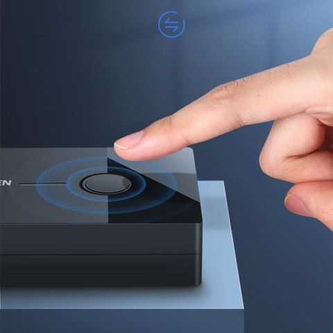 Przełącznik switch KVM 30357 dwa komputery jedna klawiatura mysz i monitor czarny