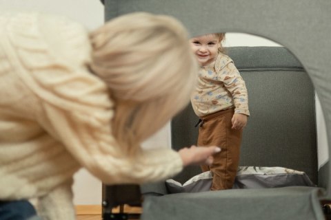 ŁÓŻECZKO TURYSTYCZNE ESTI Z OPUSZCZANYM BOKIEM BLACK