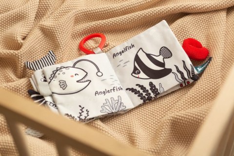 BLACK&WHITE KSIĄŻECZKA MATERIAŁOWA DELFIN