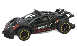 Czarny, sportowy samochód wyścigowy sterowany radiem z efektem dymu