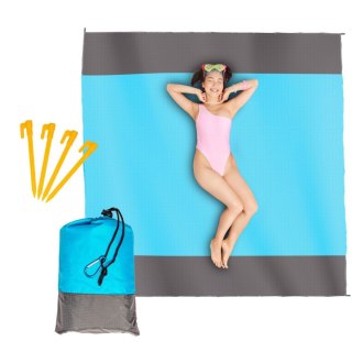 Wodoodporna mata plażowa koc piknikowy 210x200 cm niebieska z grafitowymi paskami