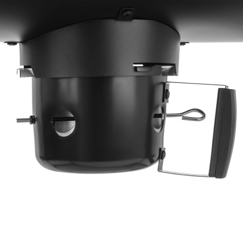 Duży zamykany grill węglowy ogrodowy na kółkach z półkami i paleniskiem