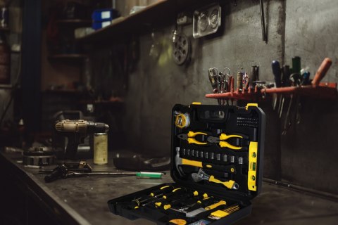 Zestaw narzędzi walizka narzędziowa 111 elementów klucze wkrętaki bity