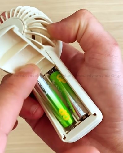 ZESTAW BATERI ALKALINE SUPER 12 SZT AAA + 12 SZT AA +WIATRAK