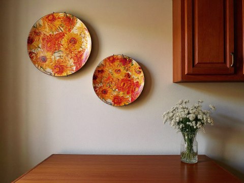 Zawiesie sprężynkowe - czarny uchwyt pod talerze 22 cm.