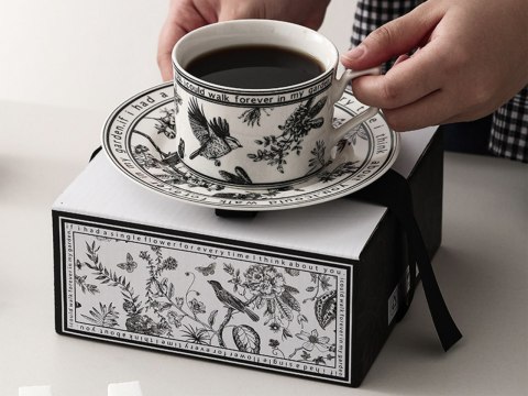 Filiżanka ze spodkiem