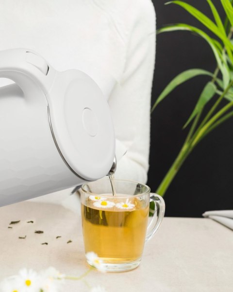 Czajnik elektryczny bezprzewodowy turystyczny 1500W 1.8l obrotowy biały