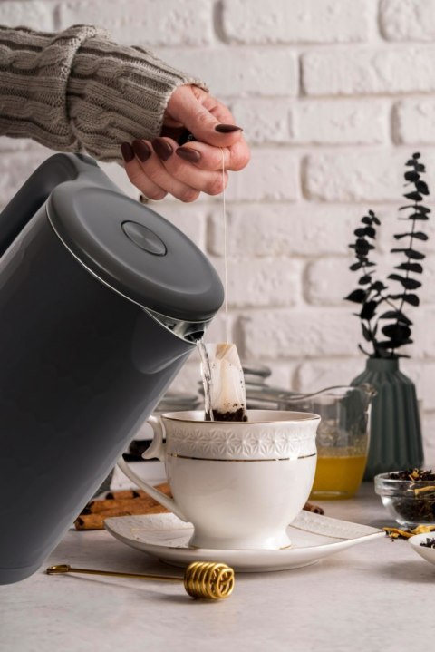 Czajnik elektryczny bezprzewodowy turystyczny 1500W 1.8l obrotowy czarny