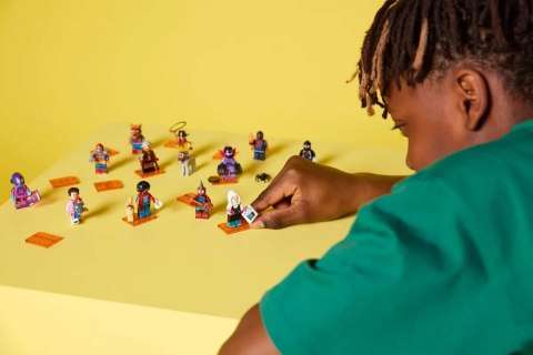 71050 - LEGO Minifigures - Spider-Man: Poprzez multiwersum - Komplet 12 szt.