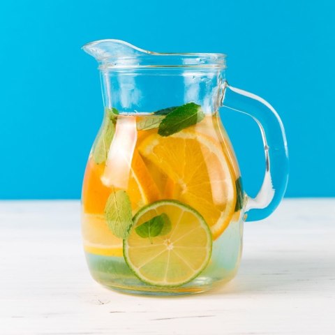 Dzbanek szklany do napojów z uchwytem 500 ml