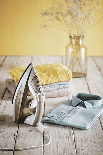 CR 5018 Żelazko 3000 w