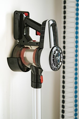 AD 7048 Odkurzacz pionowy - bezworkowy z bezszczotkową technologią silnika