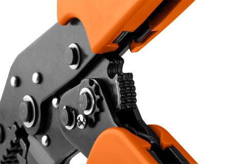 Szczypce do zaciskania końcówek tulejkowych 0.25 - 6 mm2